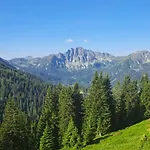 Gemuetliches Mit Holzofen Und Sauna